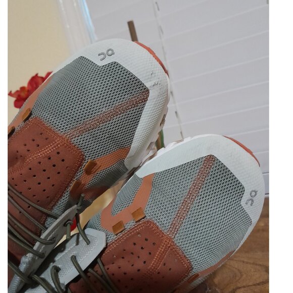 SOLD🔶️🔶️🔶️🔶️men's On Cloud Running Shoes size 12 orange gray preowned - Picture 3 of 10